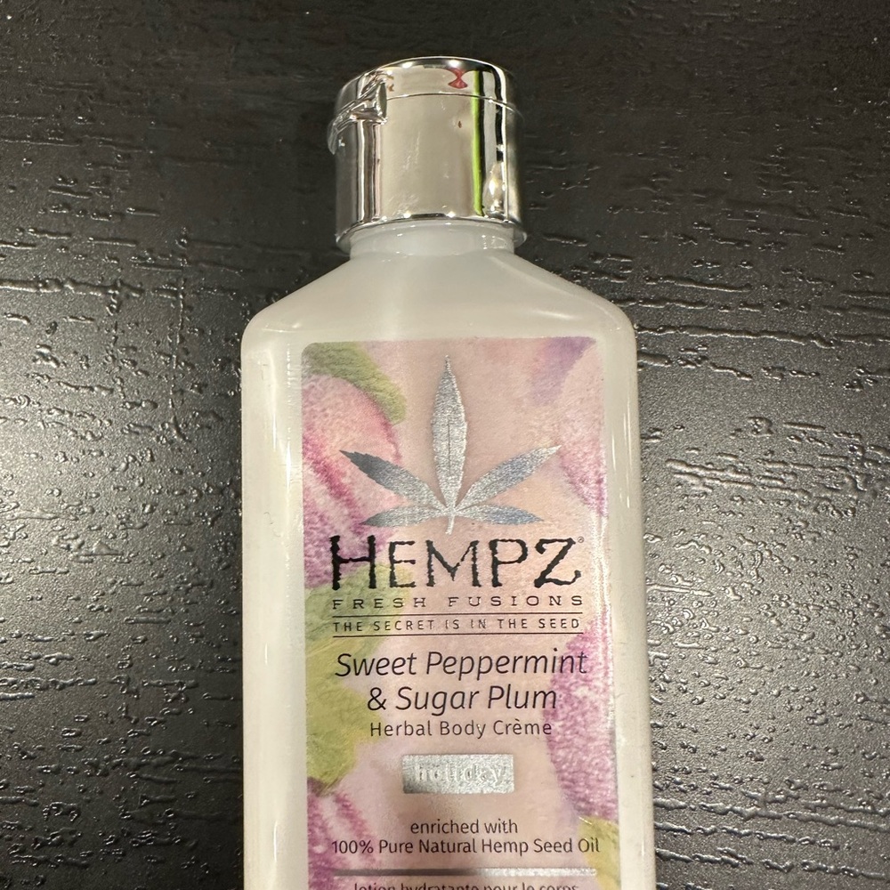 Hempz White and Purple Moisturizer Skincare